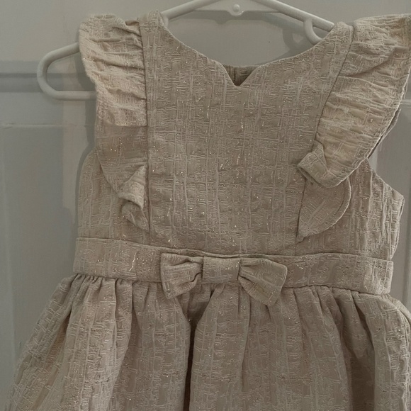 Oshkosh Baby Girl Beige & Metallic Gold Dress   18M - Picture 5 of 10